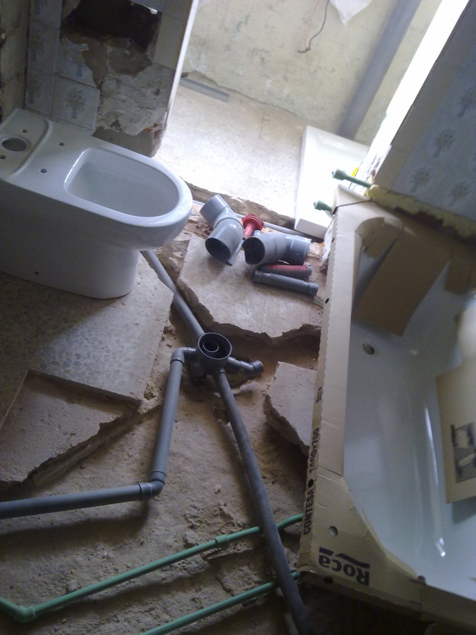 Presentación de tubos de desagüe.