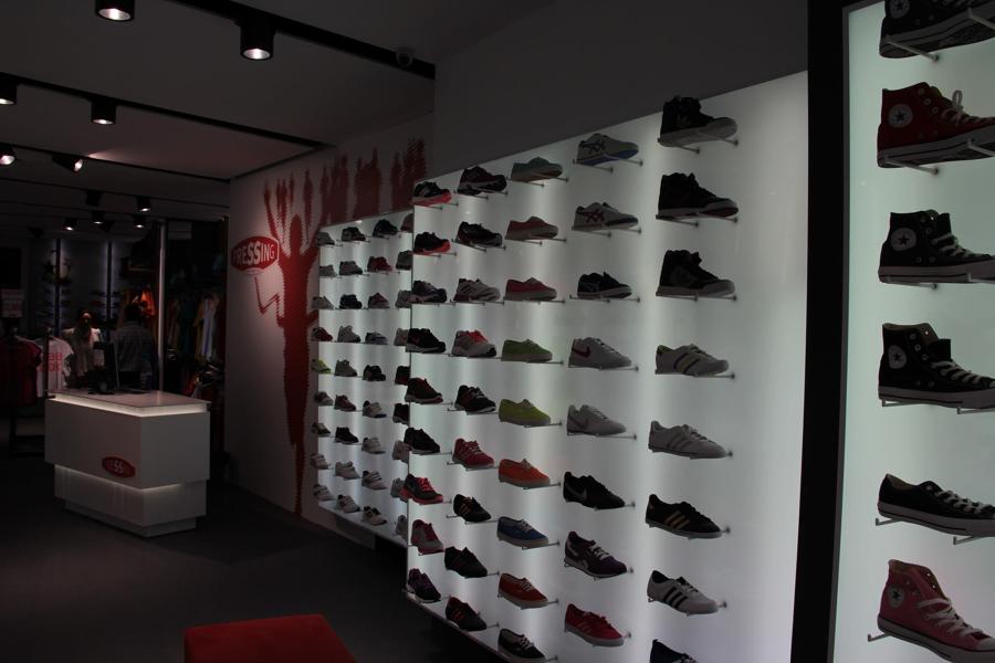 PRESSING BY DIAZ CANO