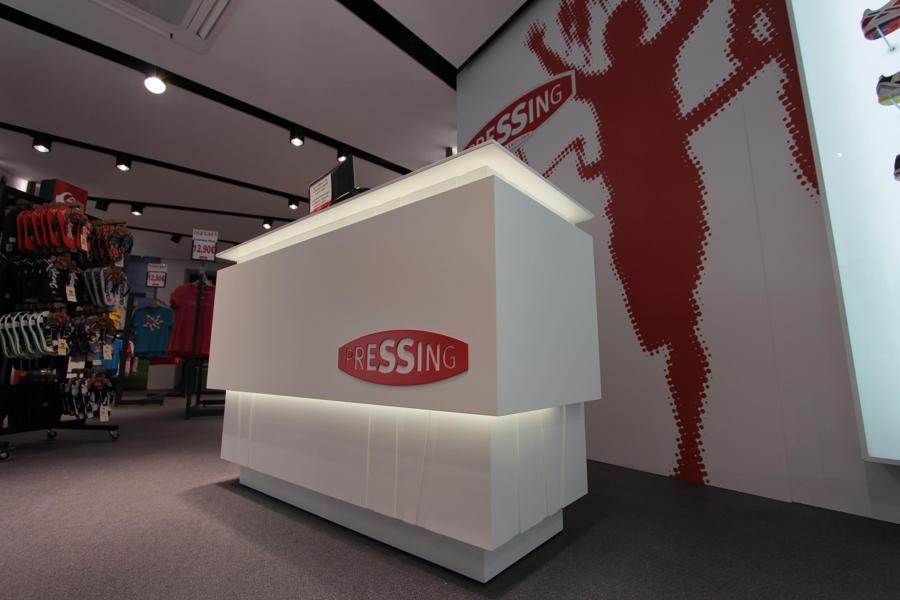 PRESSING BY DIAZ CANO