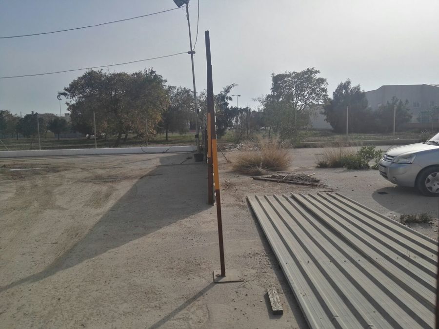 Procedemos a retirar la valle de metal