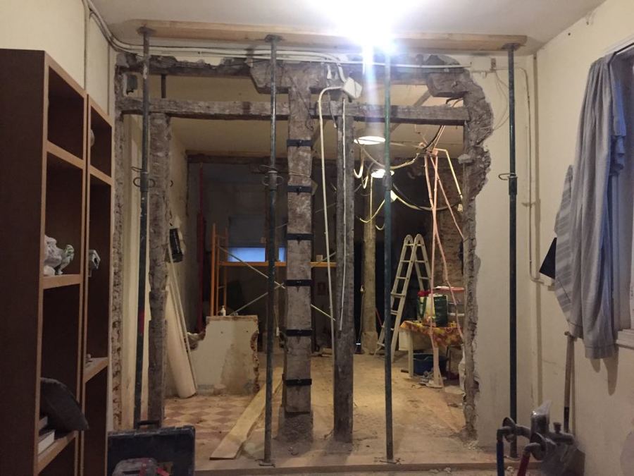 Proceso de demolición y apuntalamiento de estructura
