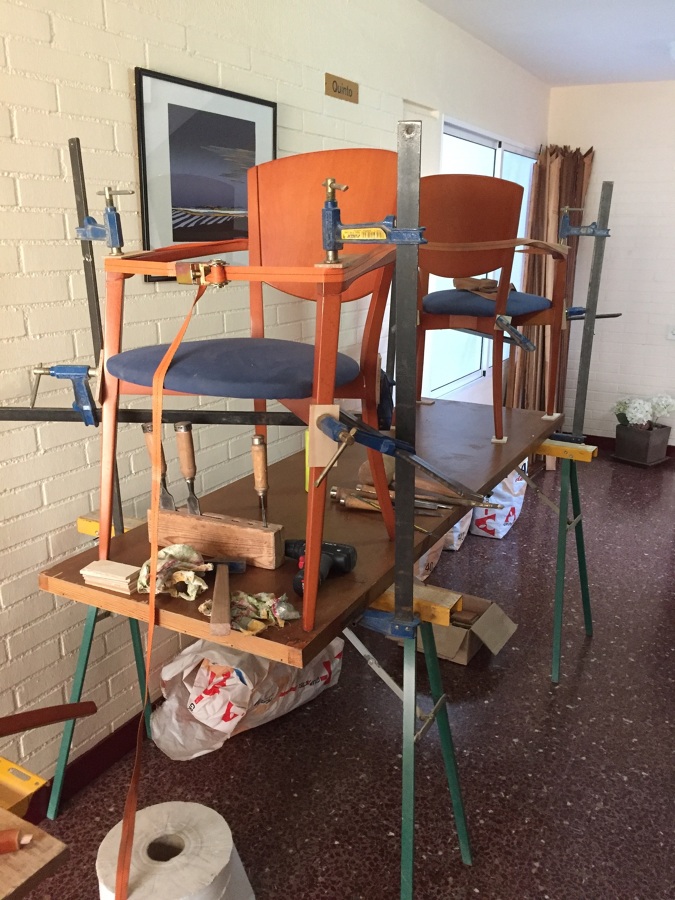 PROCESO DE ENCOLADO DE SILLAS