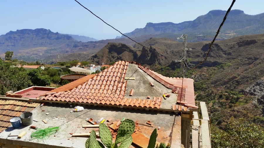 Proceso de revestimiento con teja canaria