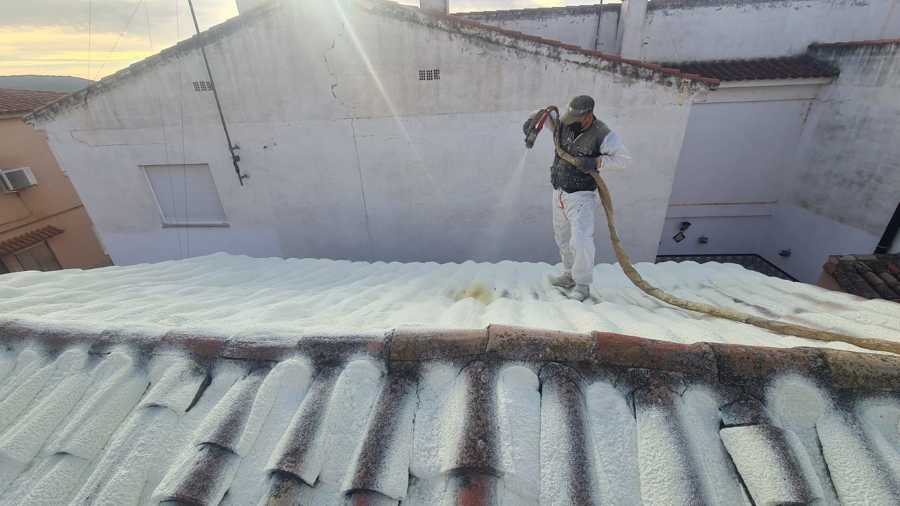 proyeccion de espuma de poliuretano en altura