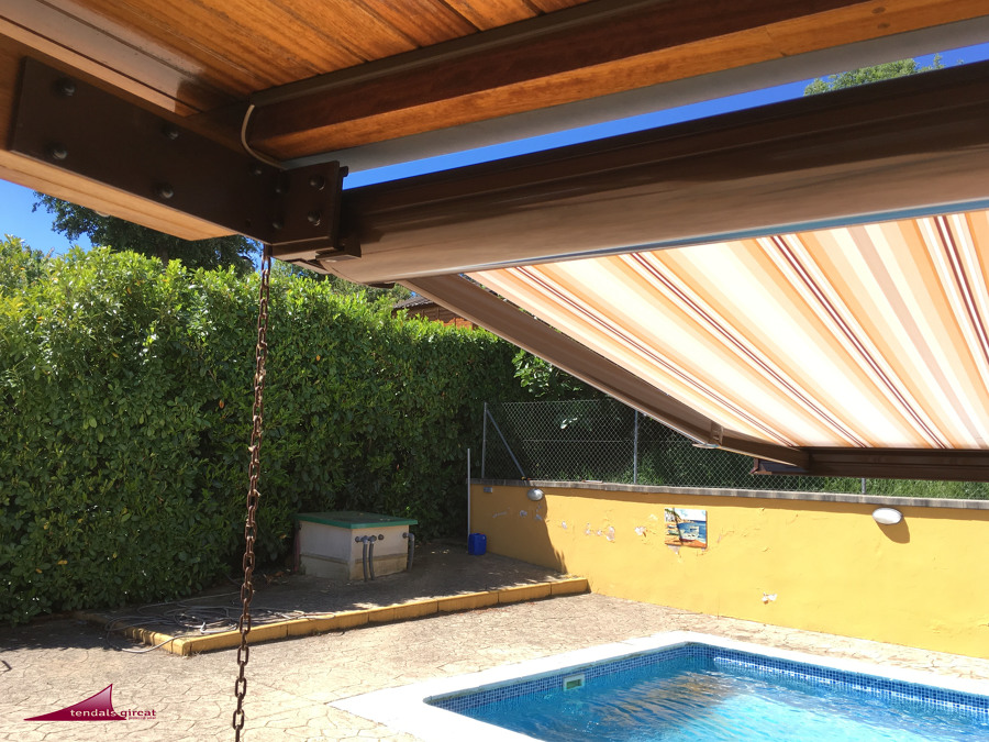 PROYECTO DE TOLDO COFRES A PÉRGOLA DE MADERA