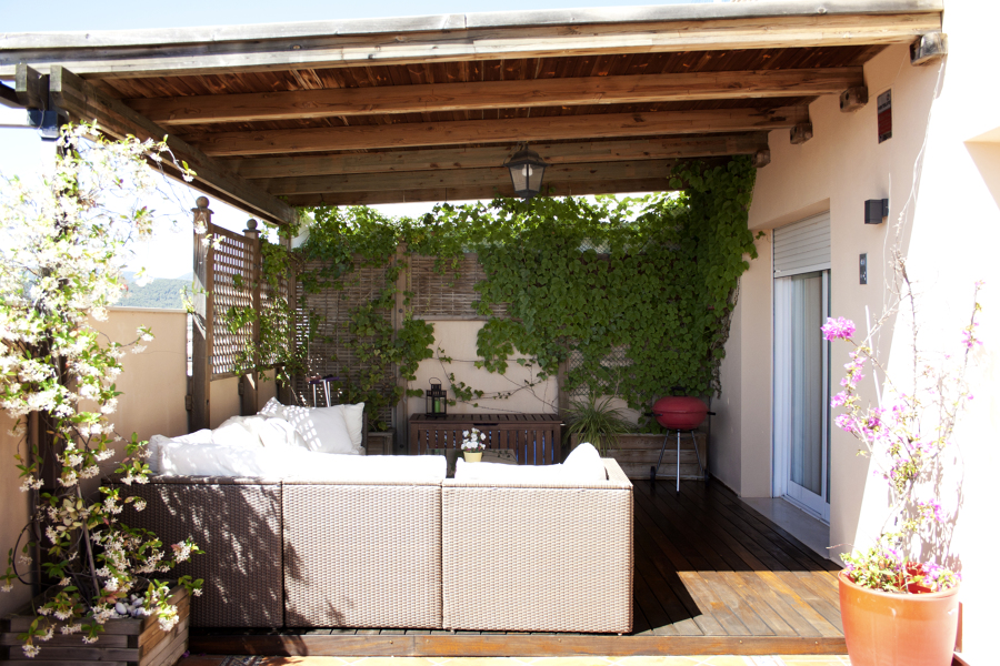 Terraza con pérgolas