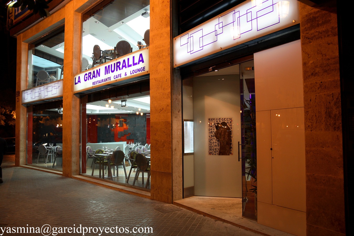 Proyecto y Dirección de Obra de reforma integral, actividad y diseño de muebles del restaurante “La Gran Muralla”, (Plaza Porta de la Mar), Valencia.
