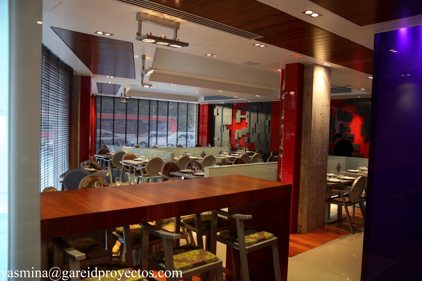 Proyecto y Dirección de Obra de reforma integral, actividad y diseño de muebles del restaurante “La Gran Muralla”, (Plaza Porta de la Mar), Valencia.