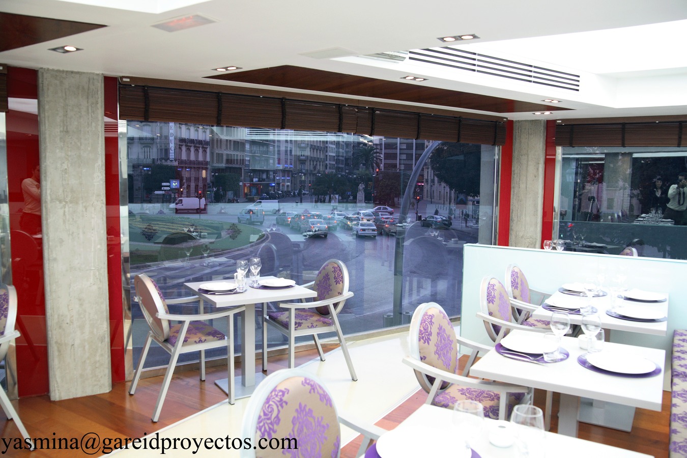 Proyecto y Dirección de Obra de reforma integral, actividad y diseño de muebles del restaurante “La Gran Muralla”, (Plaza Porta de la Mar), Valencia.