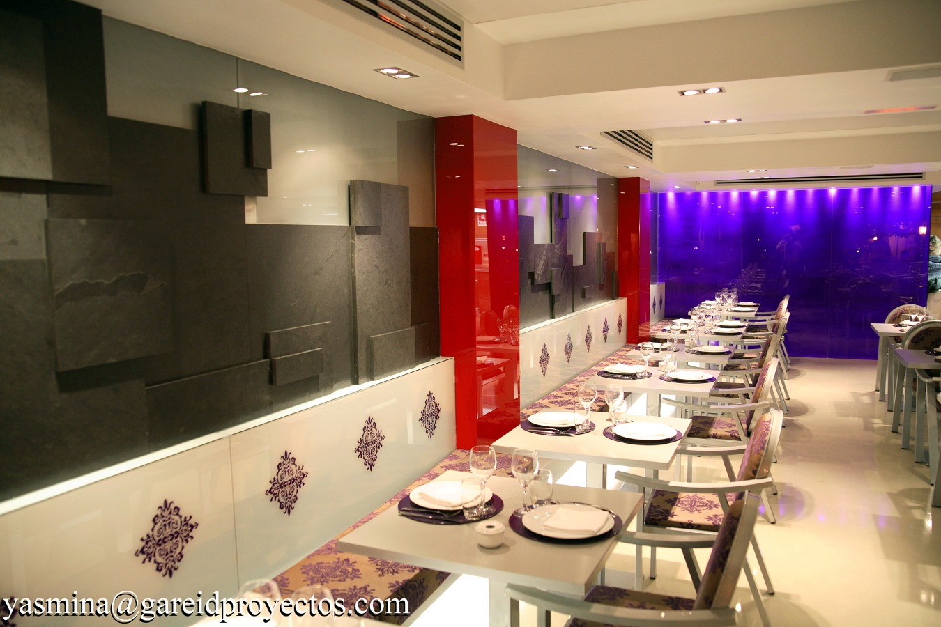 Proyecto y Dirección de Obra de reforma integral, actividad y diseño de muebles del restaurante “La Gran Muralla”, (Plaza Porta de la Mar), Valencia.