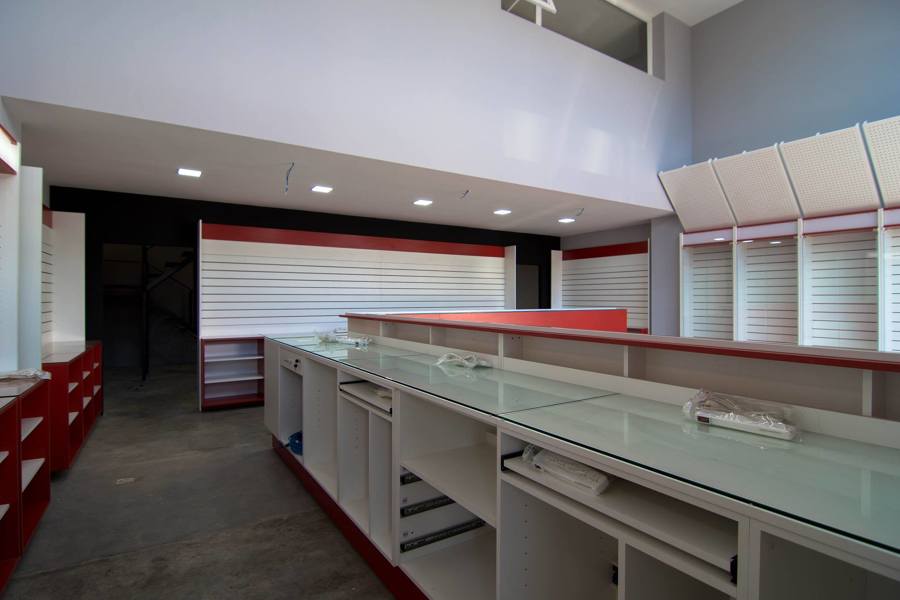 Proyecto y dirección local comercial.