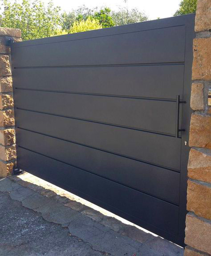 PUERTA ABATIBLE - PUNTO DE GIRO