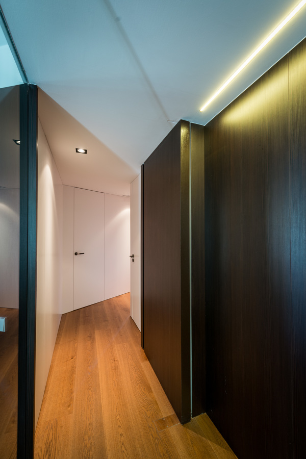 Puerta acceso pasillo | Proyecto Pedralbes