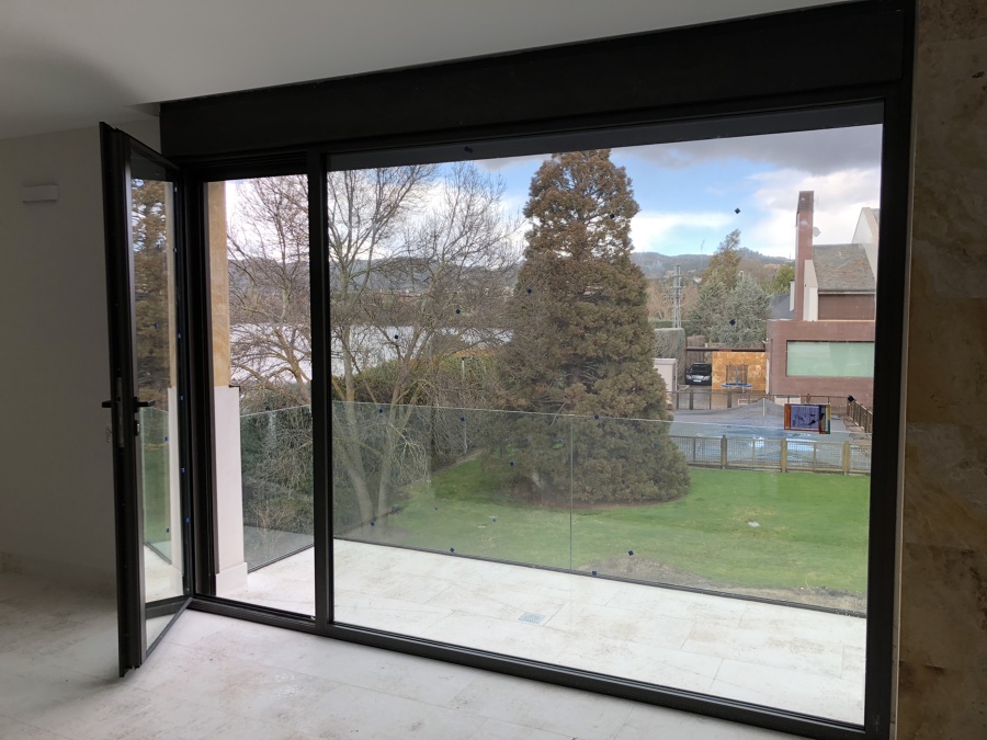 puerta apertura practicable