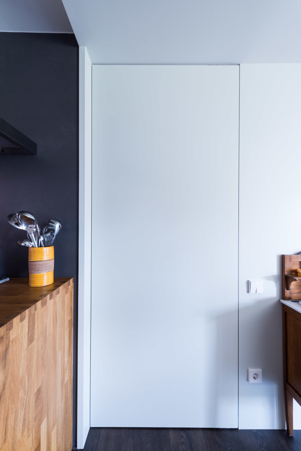 Puerta cerrada en cocina - Reforma calle Moscou | Standal