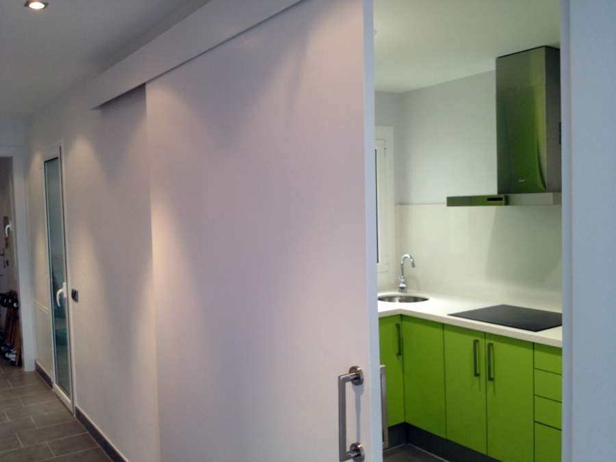 Puerta cocina de 2 m ancho / 2,40 m altura