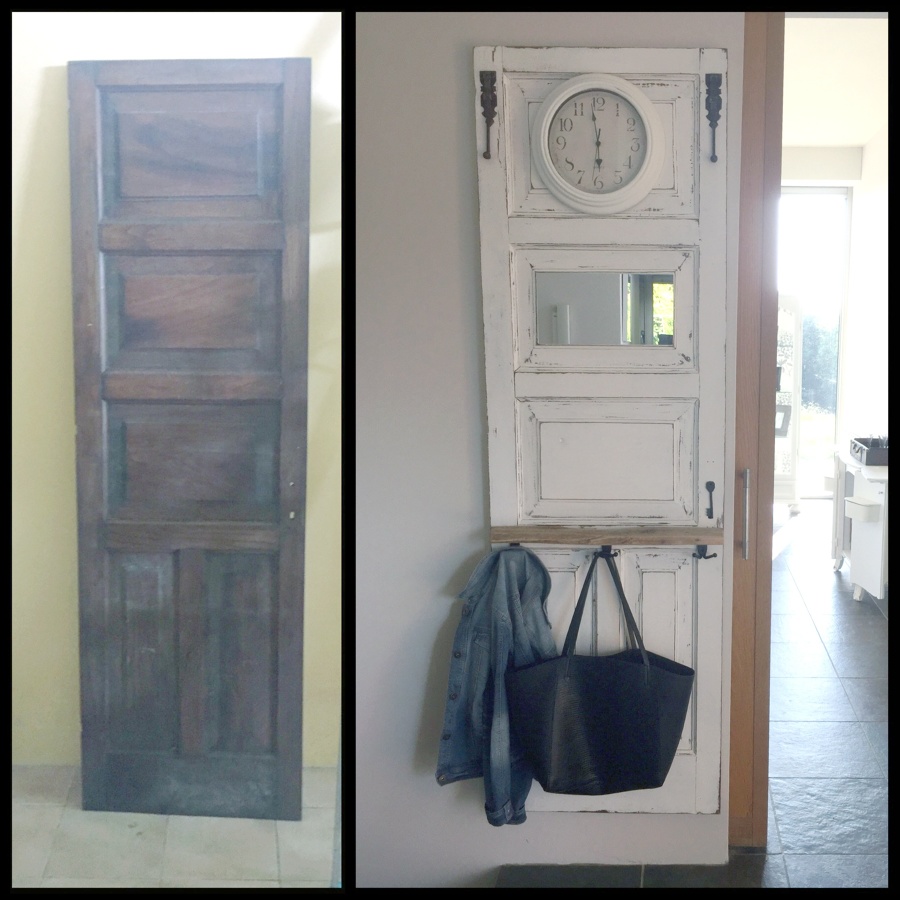 Puerta convertida en mueble de entrada-perchero