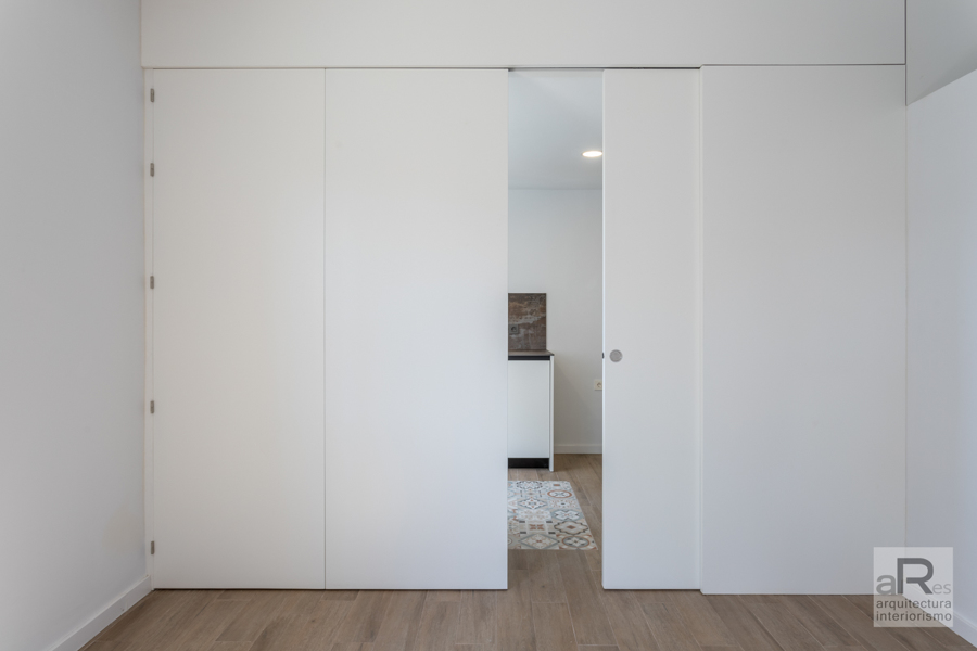 Puerta corredera-abatible