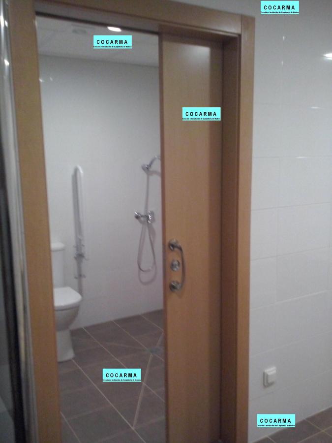 Puerta corredera con cerradura