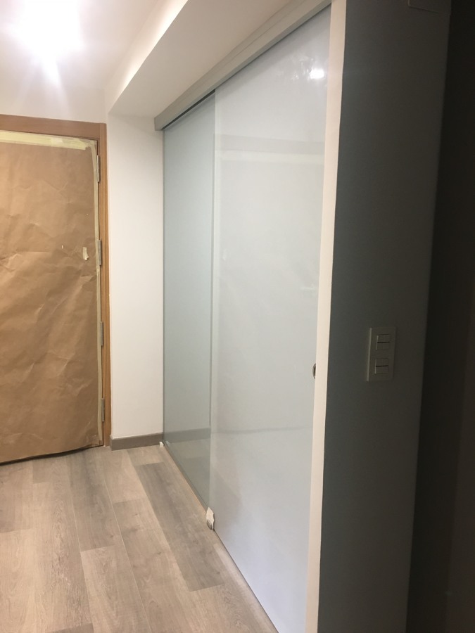 PUERTA CORREDERA CRISTAL (PASILLO)