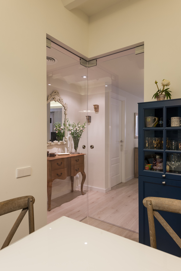 Puerta corredera cristal | Proyecto Amigó