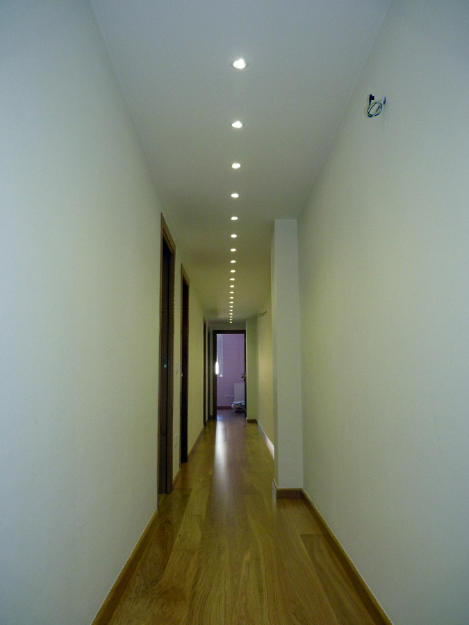 Pasillo con iluminación de led