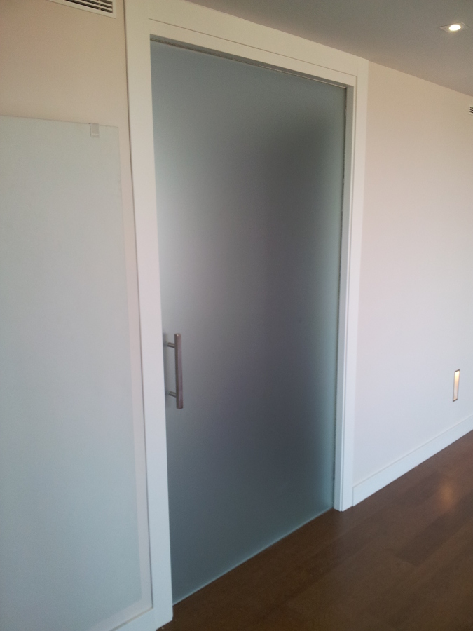 puerta corredera de cristal mate