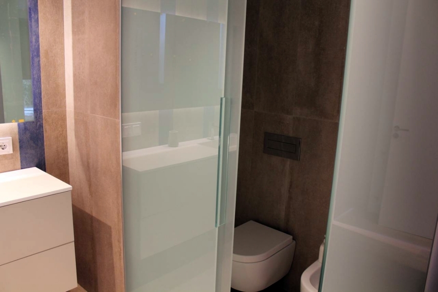 Puerta corredera de vidrio