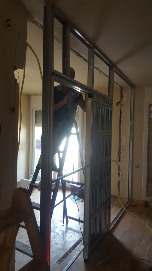 Puerta corredera empotrada