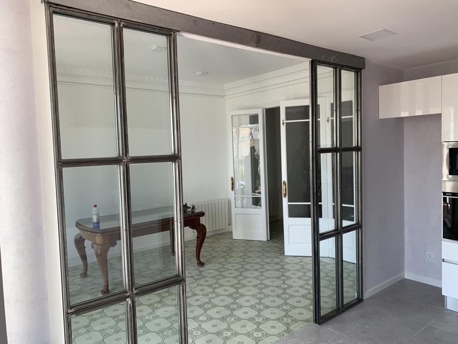 Puerta corredera industrial