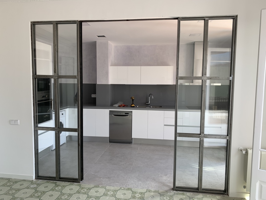 Puerta corredera industrial