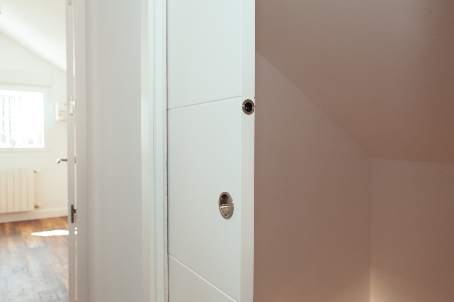 Puerta corredera sobre casoneto