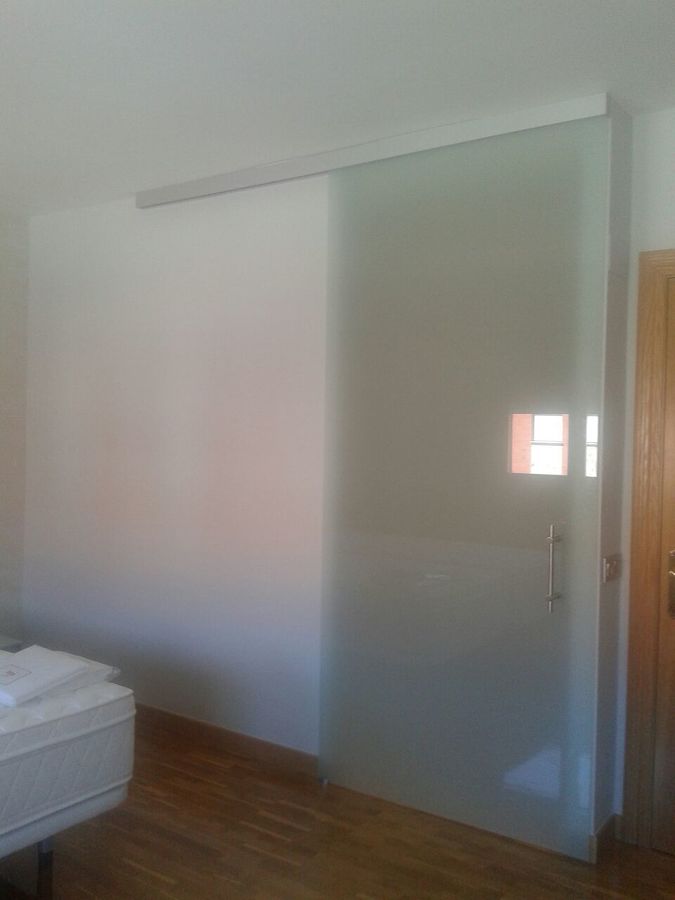 Puerta cristal al ácido