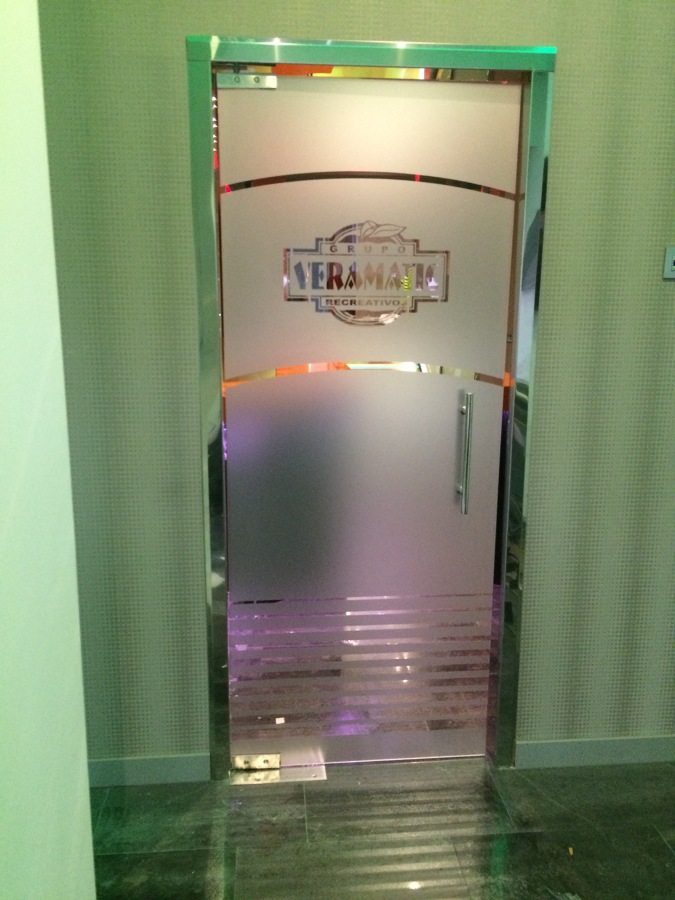 Puerta de cristal templado