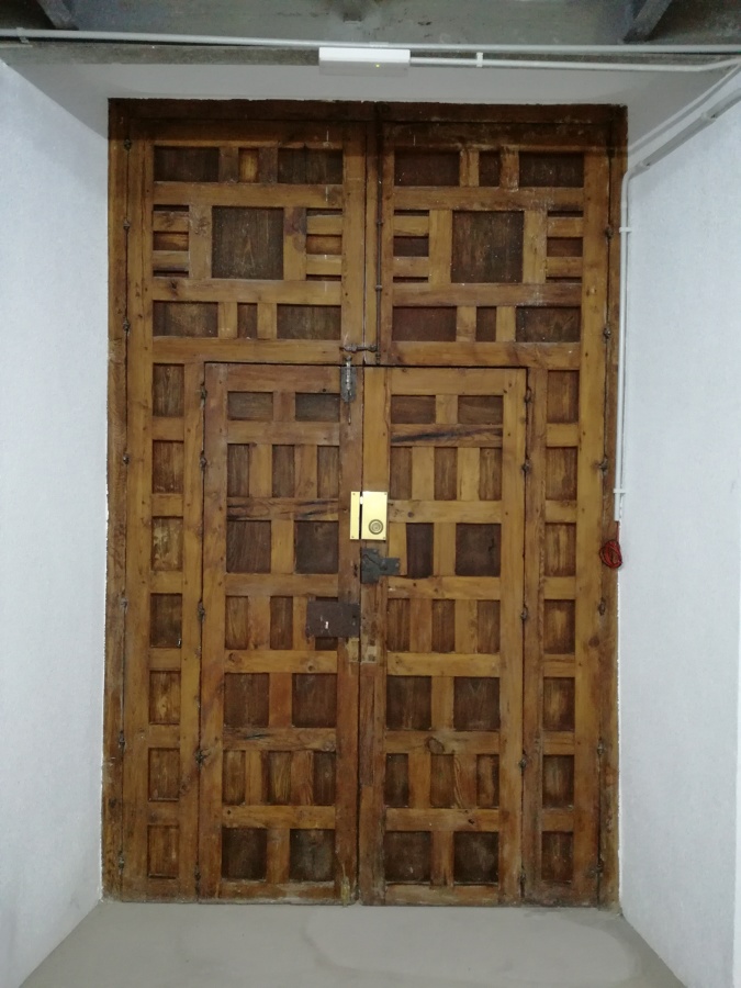 Puerta de Cuarterones Limpia.