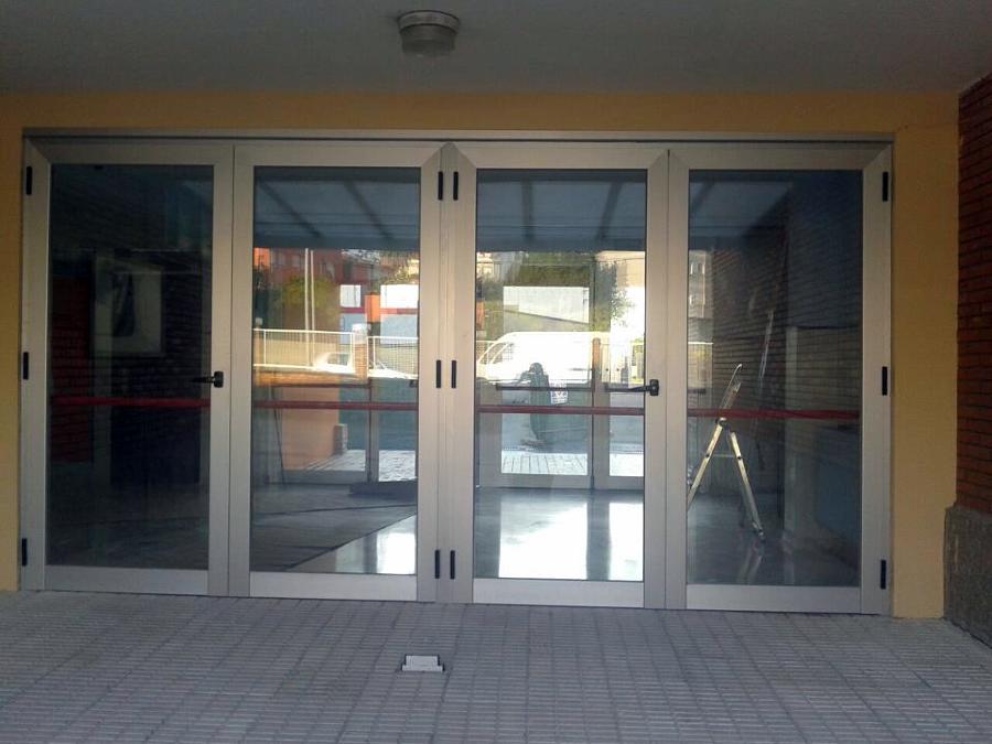 Puerta de entrada colegio Rosalía de Castro