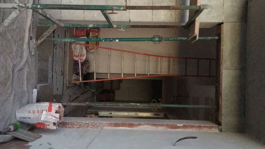 PUERTA DE ENTRADA HUECO DE OBRA.