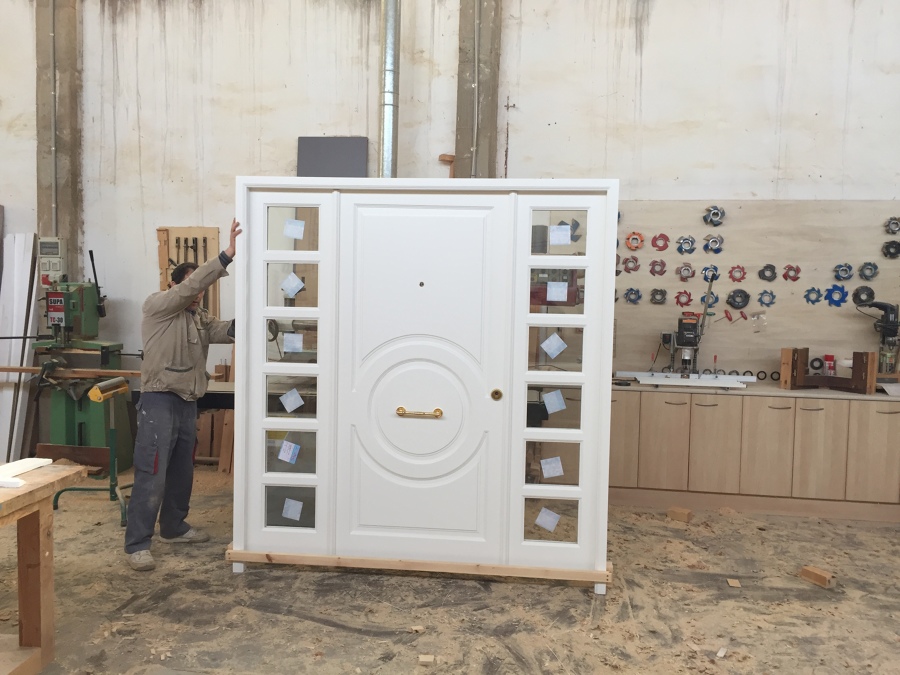 Puerta de entrada parte exterior 