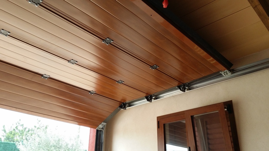 Puerta de garage imitación madera