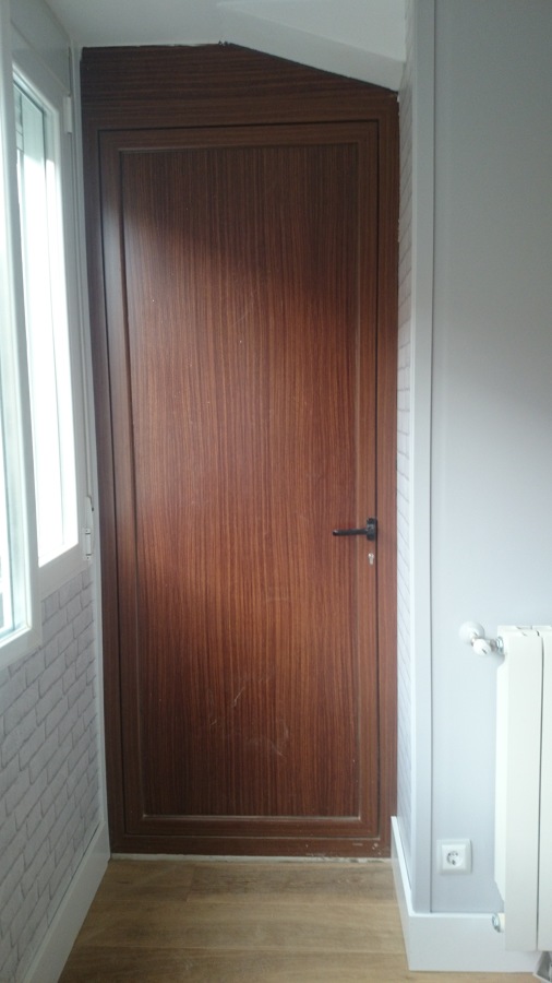 Puerta de paso de aluminio