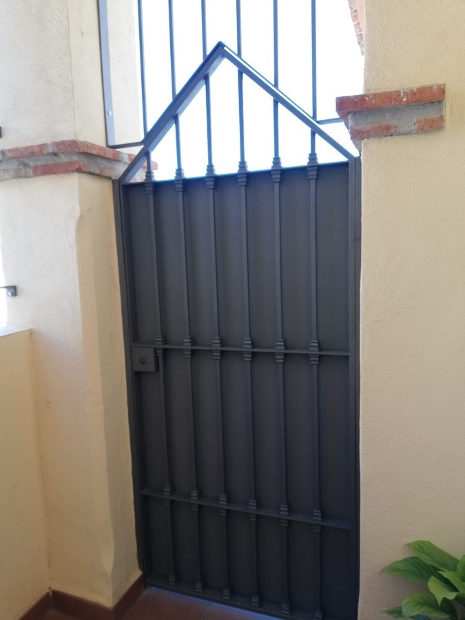 Puerta de seguridad, Mijas.