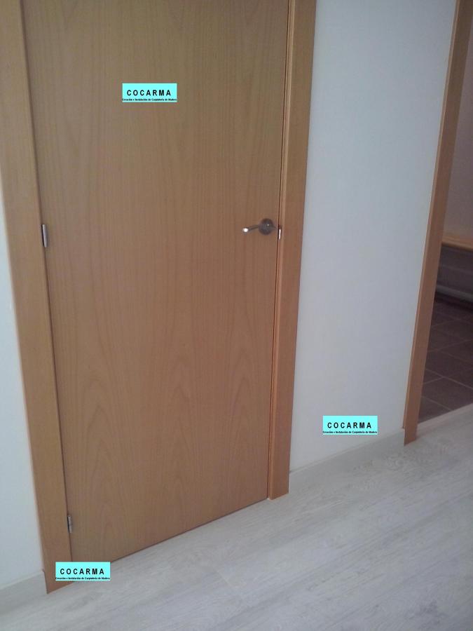 Puerta de unión a salas