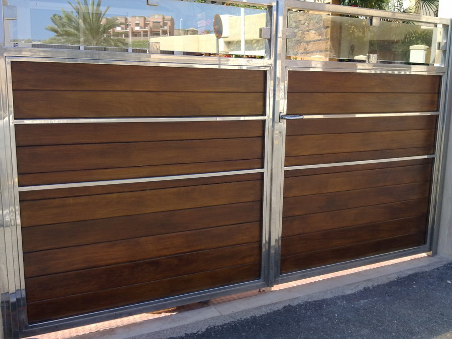 puerta de vivienda en terreros