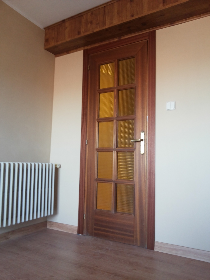 Puerta del Salon con Jambas Pegadas