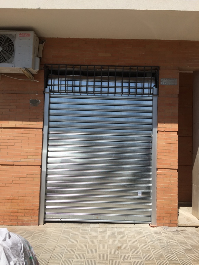 PUERTA ENRROLLABLE GALVANIZADA