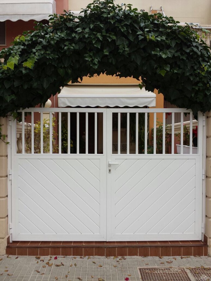 puerta entrada aluminio