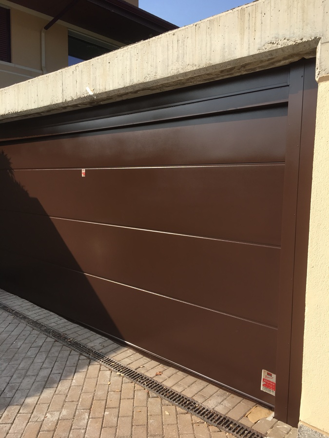 puerta garaje pintada en esmalte