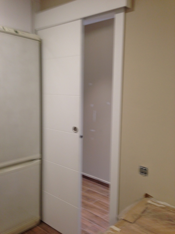 PUERTA LACADA CORREDERA