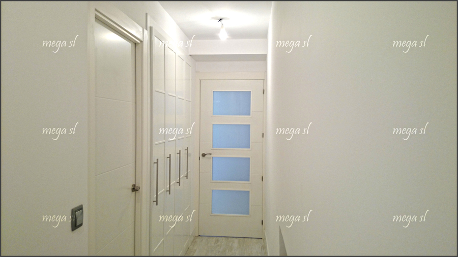 Puerta-lacada-fresados-horizontales