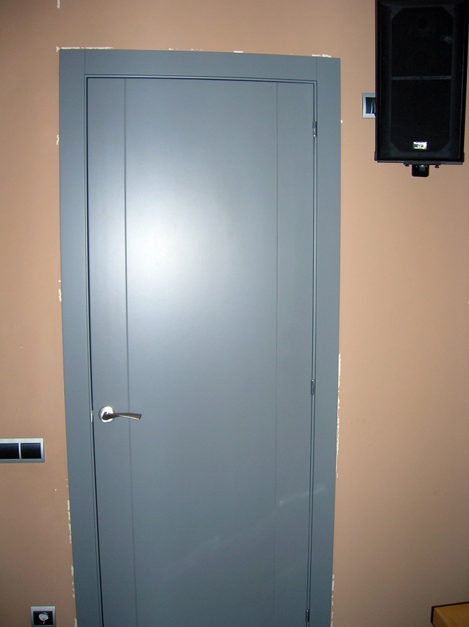 PUERTA LACADA GRIS ARODAN
